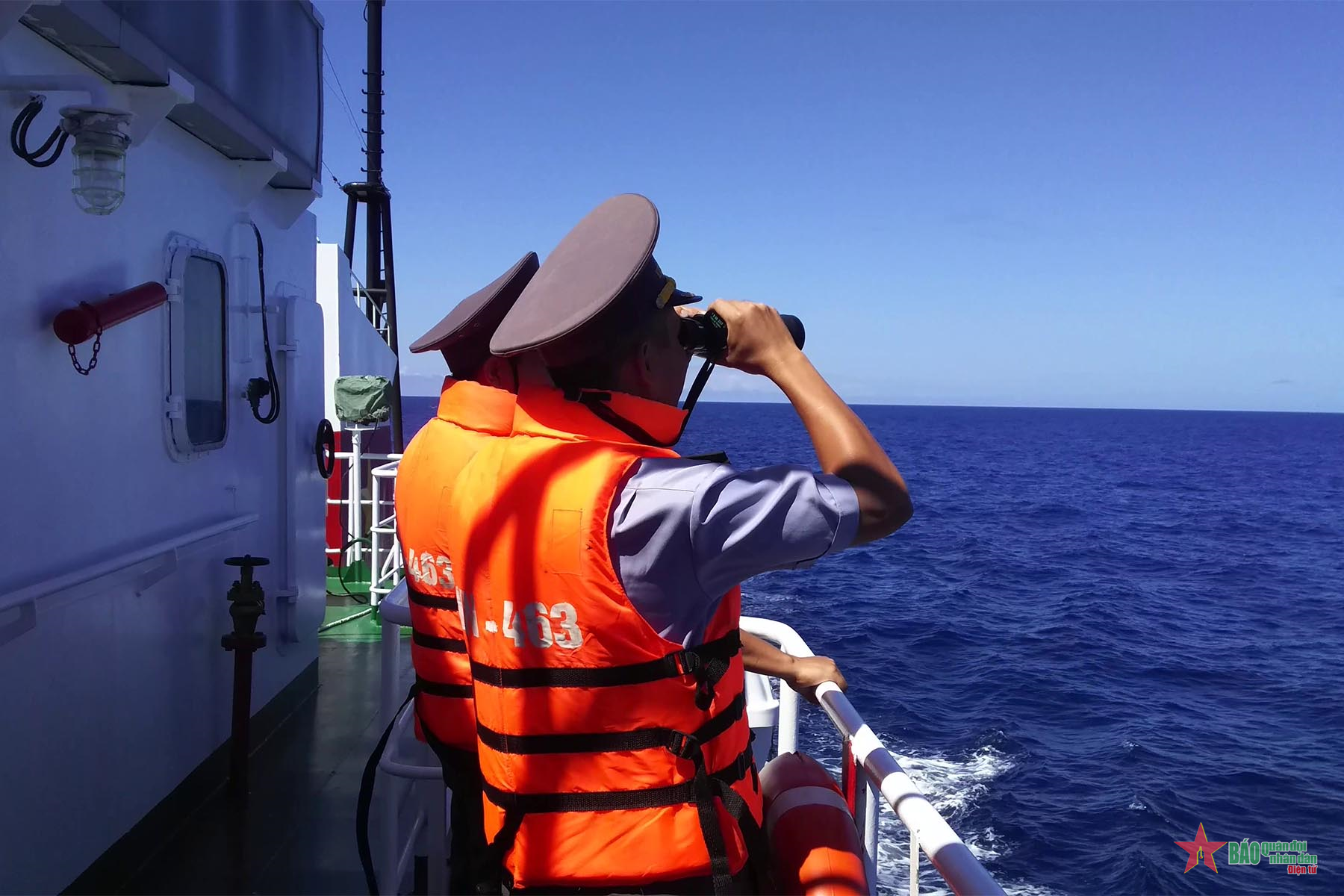 Mùa xuân về trên mặt sóng